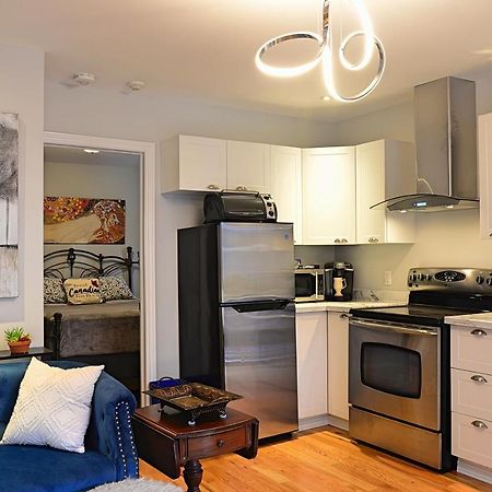 Ottawa Downtown Executive Apartment Retreat With Private Balcony Near Bank Street - Sleep Max 2 Bagian luar foto