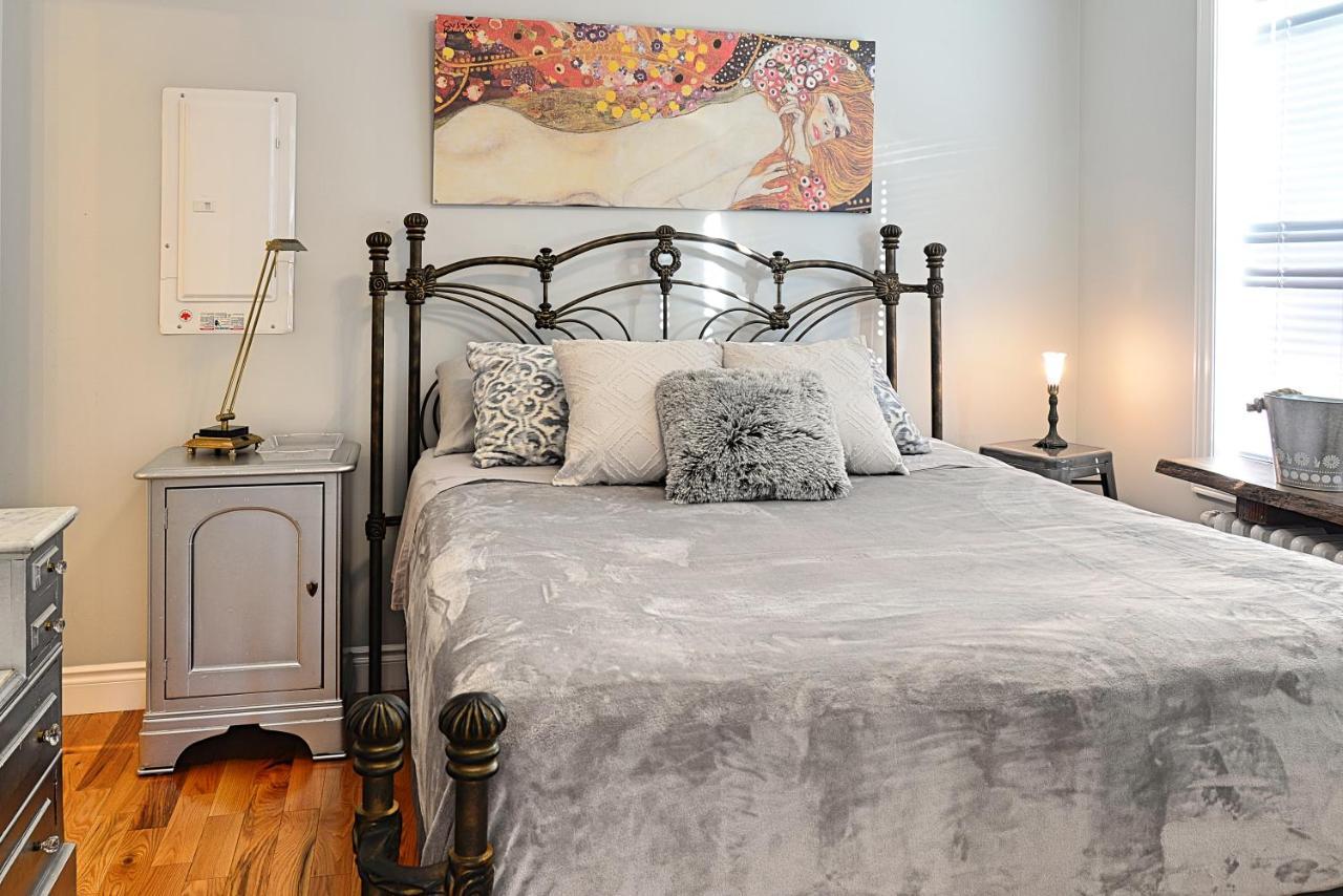 Ottawa Downtown Executive Apartment Retreat With Private Balcony Near Bank Street - Sleep Max 2 Bagian luar foto